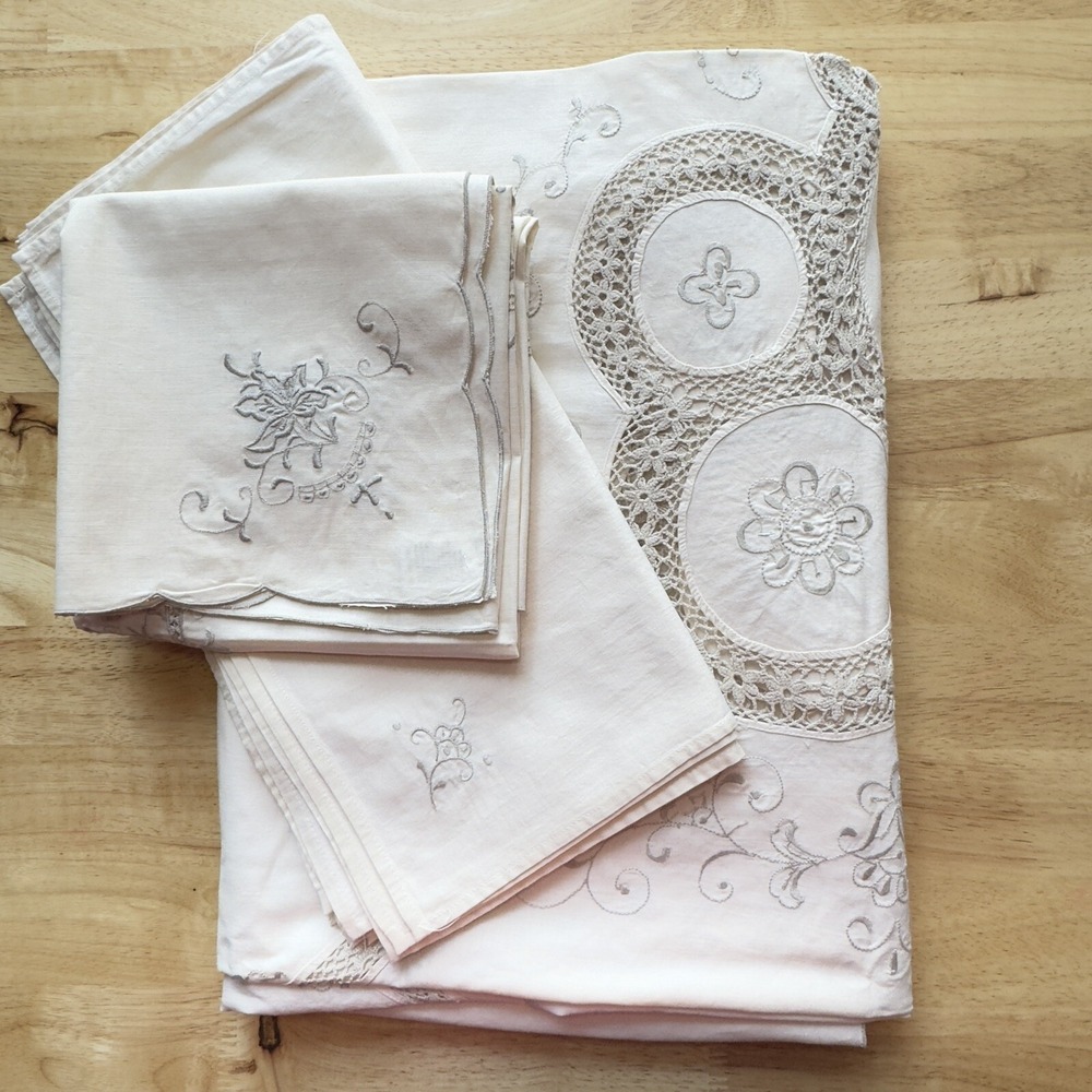 Vintage Madeira Linen Tablecloth 66x98 w/ 32" Centerpiece & 12 Napkins